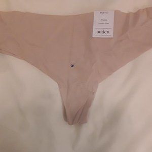 **Auden M thong**